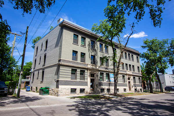 667 Wolseley Apartment property